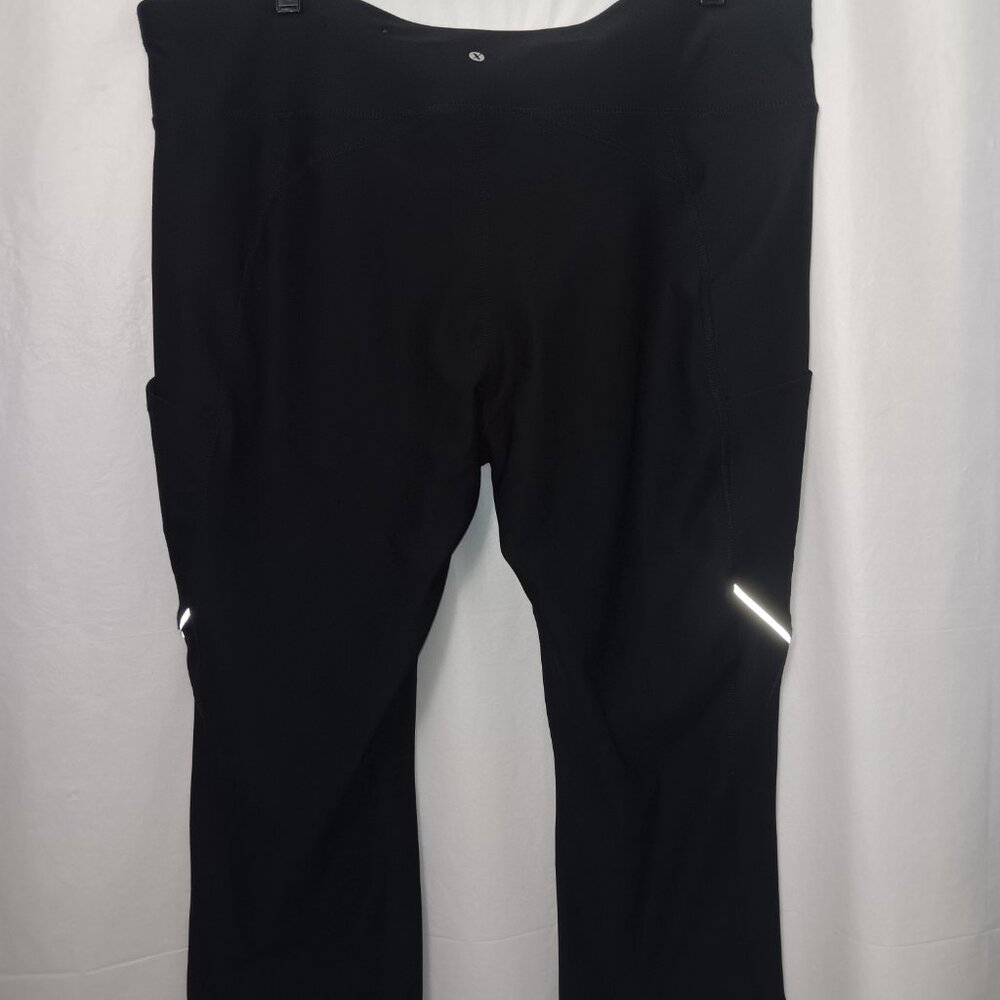 XERSION FITTED HIGH WAIST POCKET CAPRI LEGGINGS - Picture 10 of 11